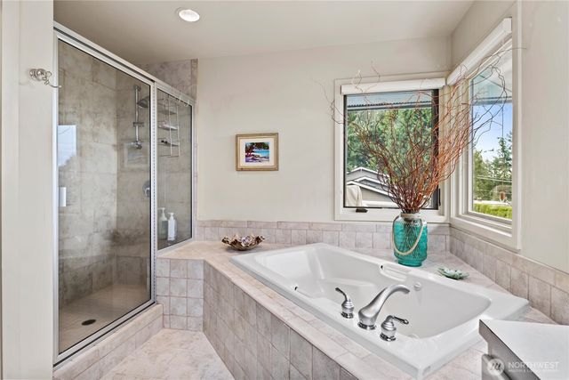 10535 NE 53rd Street, Kirkland, WA 98033