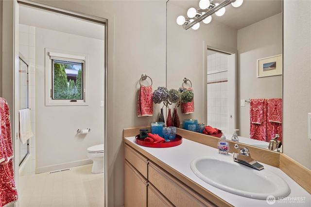 10535 NE 53rd Street, Kirkland, WA 98033