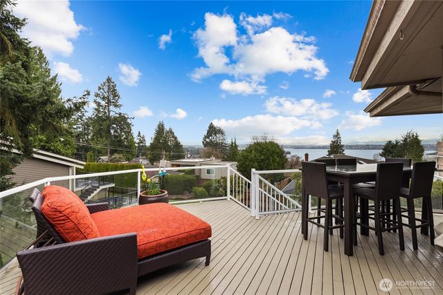 10535 NE 53rd Street, Kirkland, WA 98033