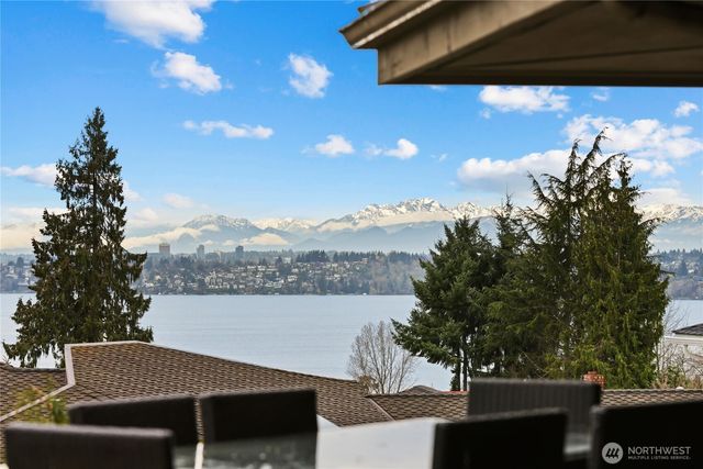 10535 NE 53rd Street, Kirkland, WA 98033
