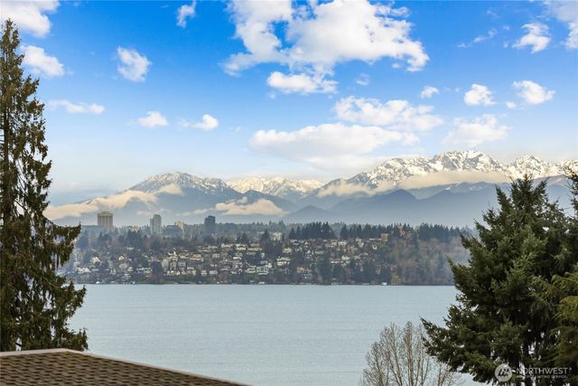 10535 NE 53rd Street, Kirkland, WA 98033