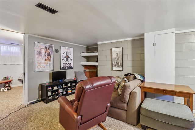 706 N Howard Street, Indianola, IA 50125