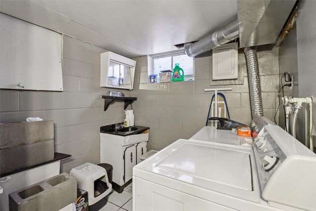 706 N Howard Street, Indianola, IA 50125