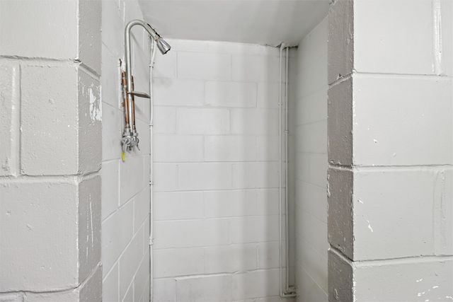 706 N Howard Street, Indianola, IA 50125