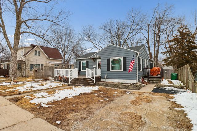 706 N Howard Street, Indianola, IA 50125