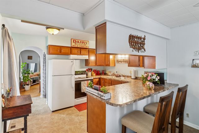 706 N Howard Street, Indianola, IA 50125