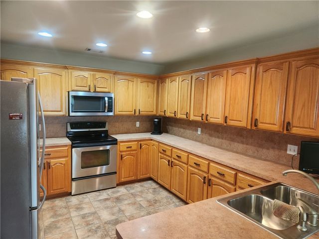 109 Peachtree, Clarksville, AR 72830