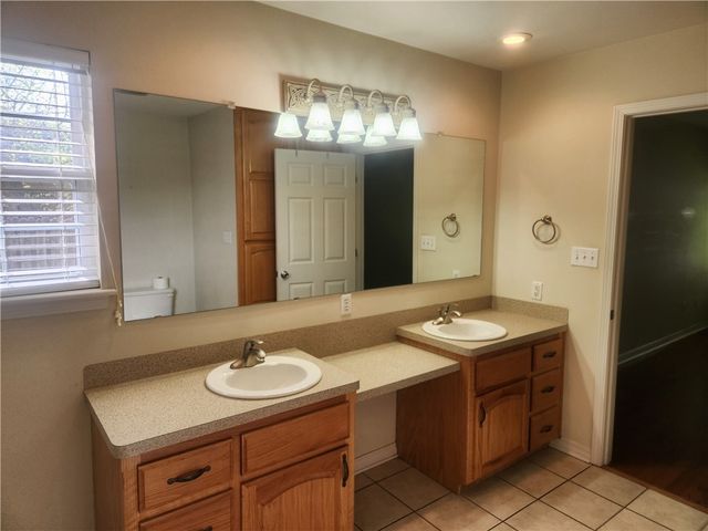 109 Peachtree, Clarksville, AR 72830