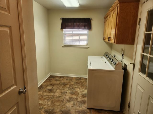 109 Peachtree, Clarksville, AR 72830