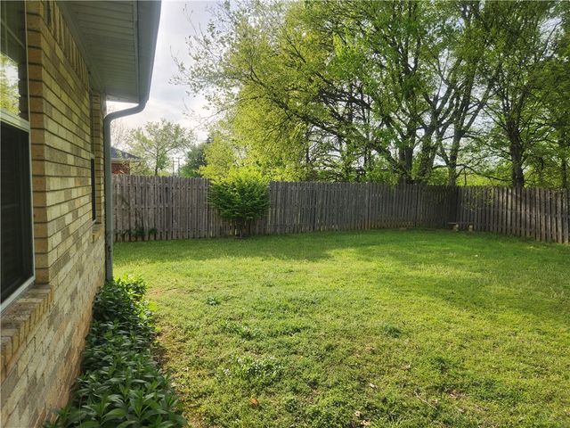 109 Peachtree, Clarksville, AR 72830