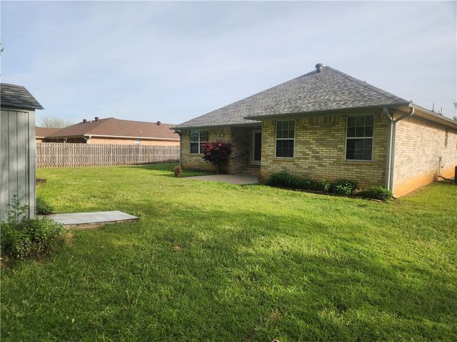 109 Peachtree, Clarksville, AR 72830