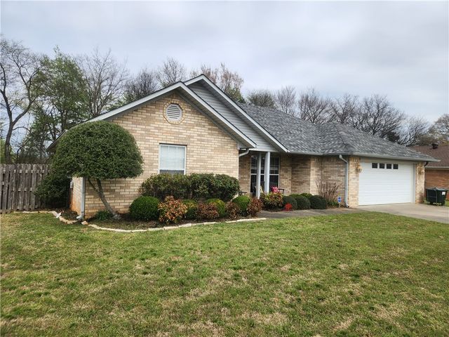 109 Peachtree, Clarksville, AR 72830