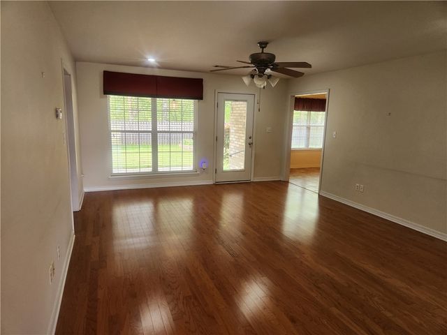 109 Peachtree, Clarksville, AR 72830