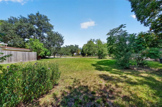 5639 W Bellfort Avenue, Houston, TX 77035