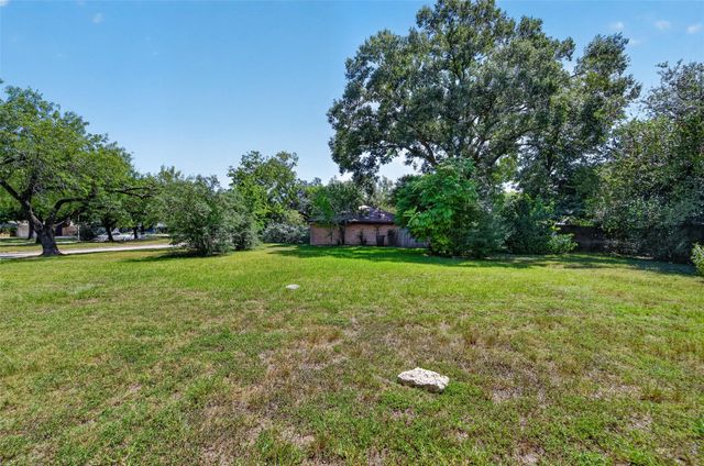 5639 W Bellfort Avenue, Houston, TX 77035