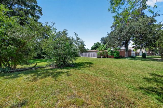 5639 W Bellfort Avenue, Houston, TX 77035