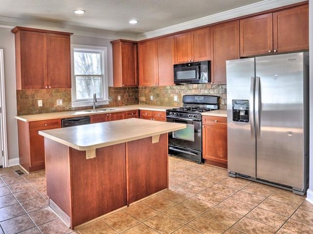 975 Odessa Drive NW, Atlanta, GA 30318