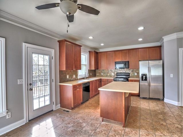 975 Odessa Drive NW, Atlanta, GA 30318