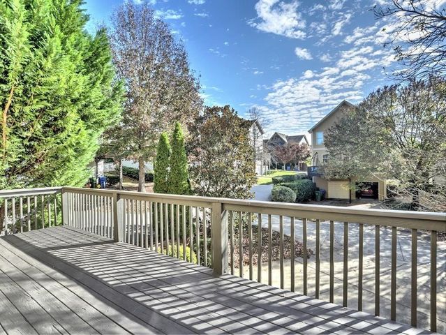 975 Odessa Drive NW, Atlanta, GA 30318