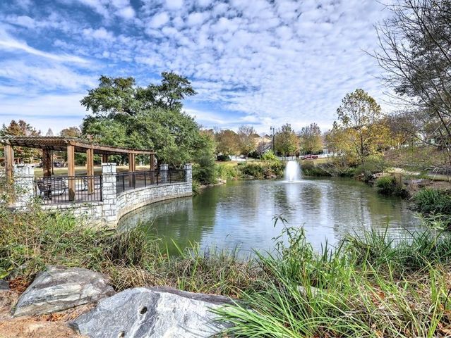 975 Odessa Drive NW, Atlanta, GA 30318