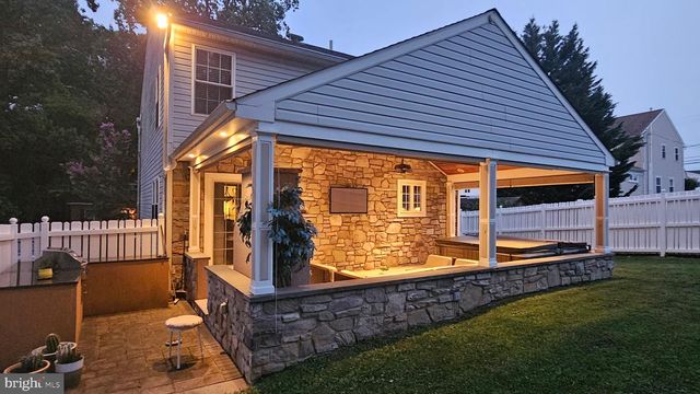 176 ASHLAND AVE, Secane, PA 19018