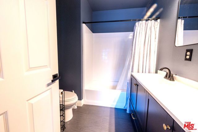 4600 Don Lorenzo Drive 4, Los Angeles, CA 90008