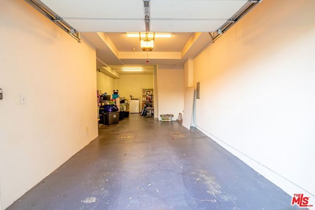 4600 Don Lorenzo Drive 4, Los Angeles, CA 90008