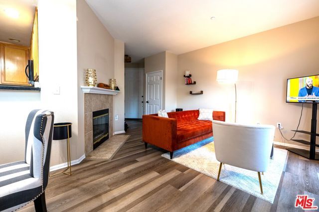 4600 Don Lorenzo Drive 4, Los Angeles, CA 90008