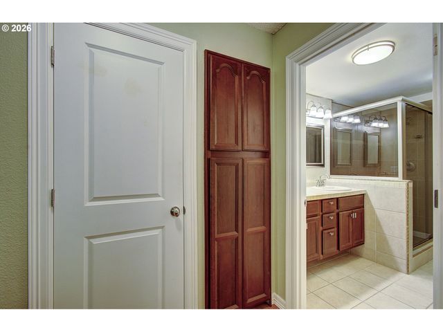 5585 E EVERGREEN Blvd 5302, Vancouver, WA 98661