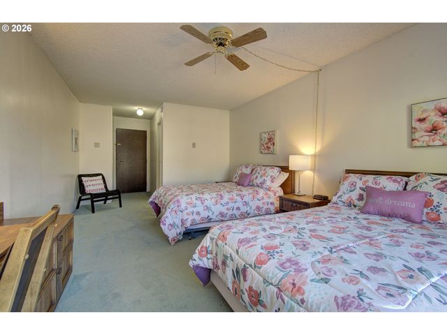 5585 E EVERGREEN Blvd 5302, Vancouver, WA 98661