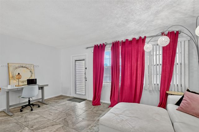 2009 N Farnham N 2009, Deerfield Beach, FL 33442