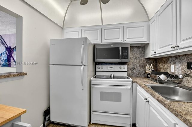 2009 N Farnham N 2009, Deerfield Beach, FL 33442