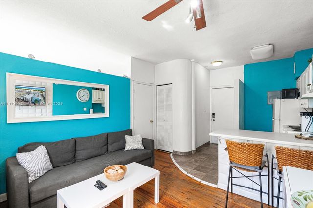 1100 Collins Ave 211, Miami Beach, FL 33139