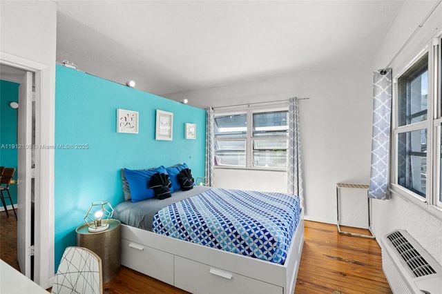 1100 Collins Ave 211, Miami Beach, FL 33139