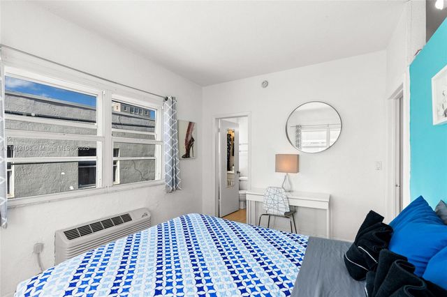 1100 Collins Ave 211, Miami Beach, FL 33139