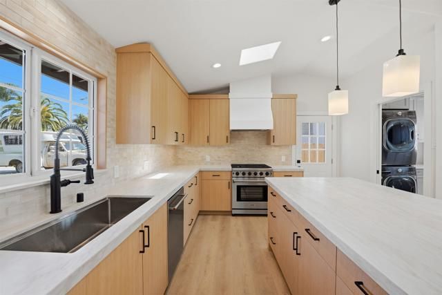 1457 Kurtz Street, Oceanside, CA 92054