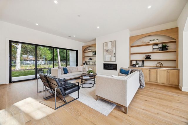 9907 Warwana Road, Houston, TX 77080