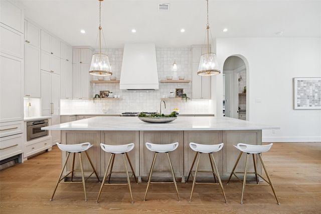 9907 Warwana Road, Houston, TX 77080