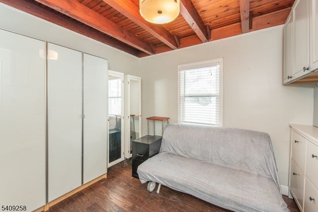 15 Pebble Beach Rd, Hopatcong Boro, NJ 07843