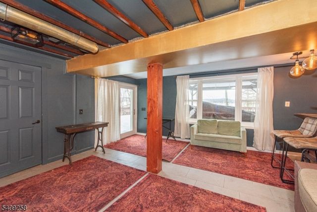 15 Pebble Beach Rd, Hopatcong Boro, NJ 07843