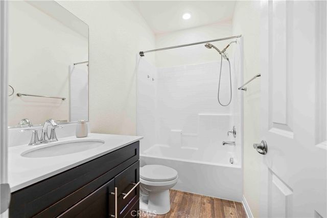 10618 Paramount, Downey, CA 90241