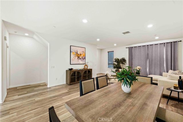 10618 Paramount, Downey, CA 90241