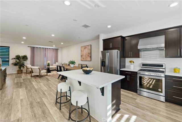 10618 Paramount, Downey, CA 90241