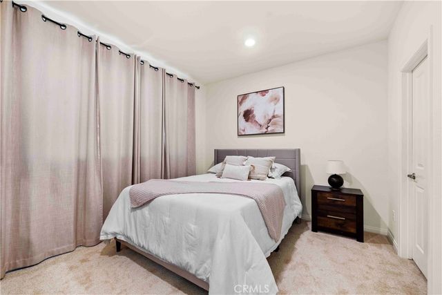 10618 Paramount, Downey, CA 90241