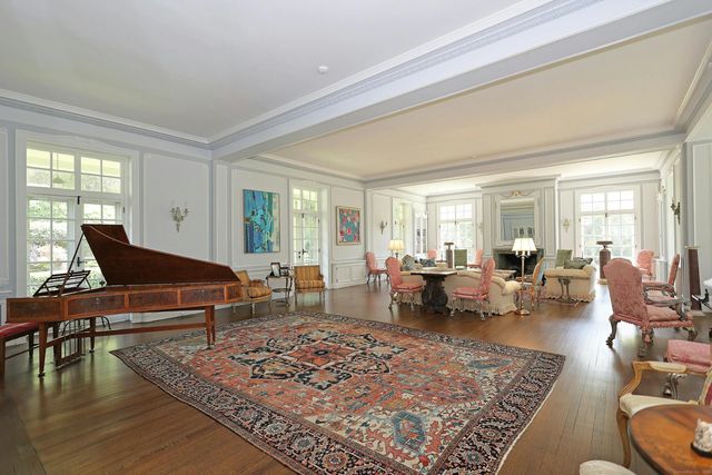 27 Country Club Road, Ridgefield, CT 06877