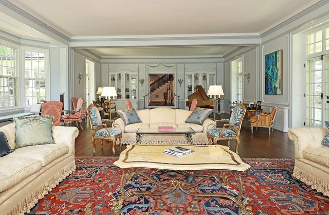 27 Country Club Road, Ridgefield, CT 06877