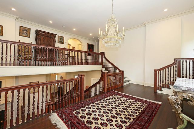 27 Country Club Road, Ridgefield, CT 06877