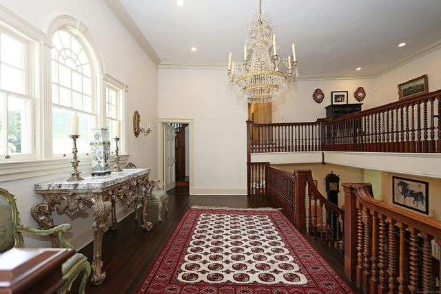 27 Country Club Road, Ridgefield, CT 06877