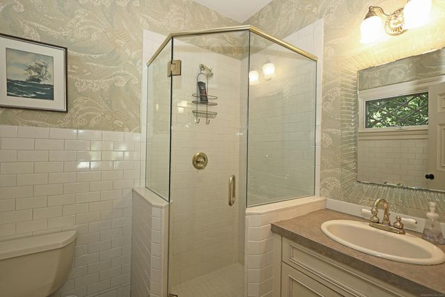 27 Country Club Road, Ridgefield, CT 06877