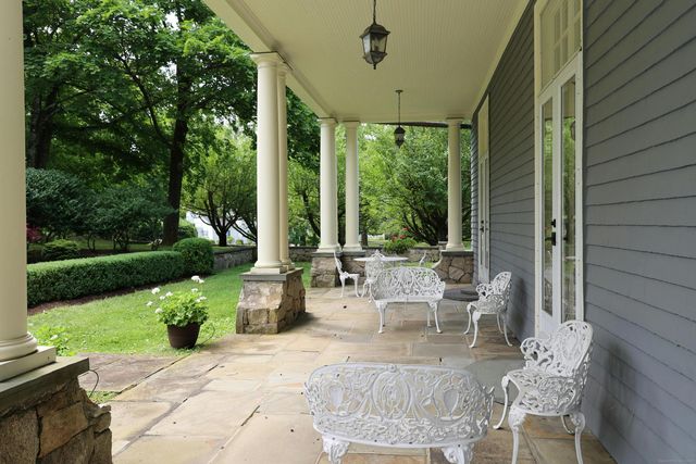 27 Country Club Road, Ridgefield, CT 06877